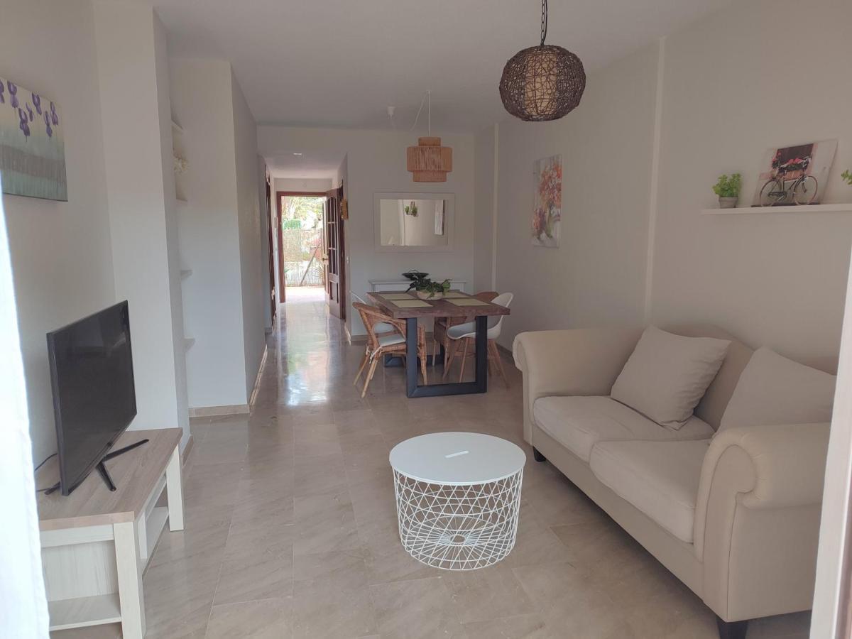 Apartamento Con Piscina 카사레스 외부 사진