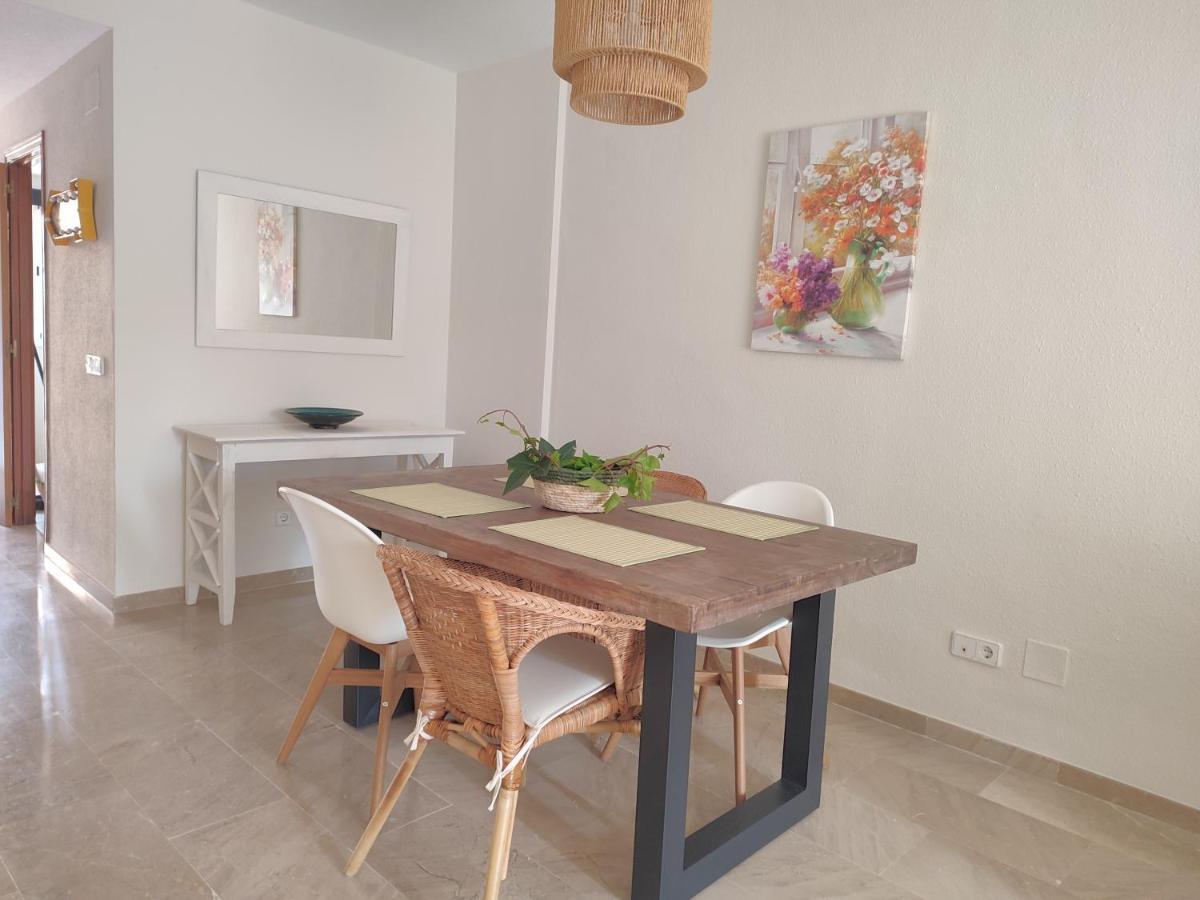 Apartamento Con Piscina 카사레스 외부 사진