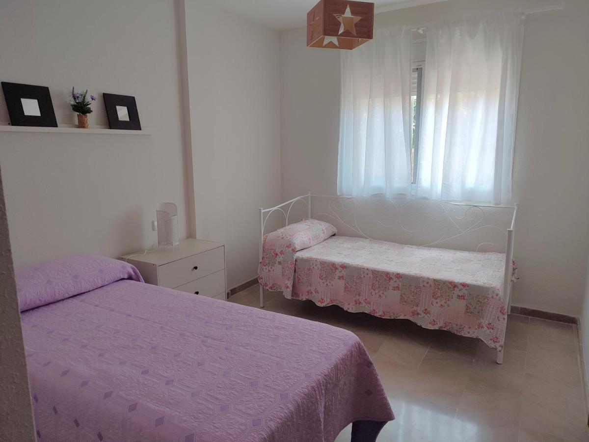 Apartamento Con Piscina 카사레스 외부 사진