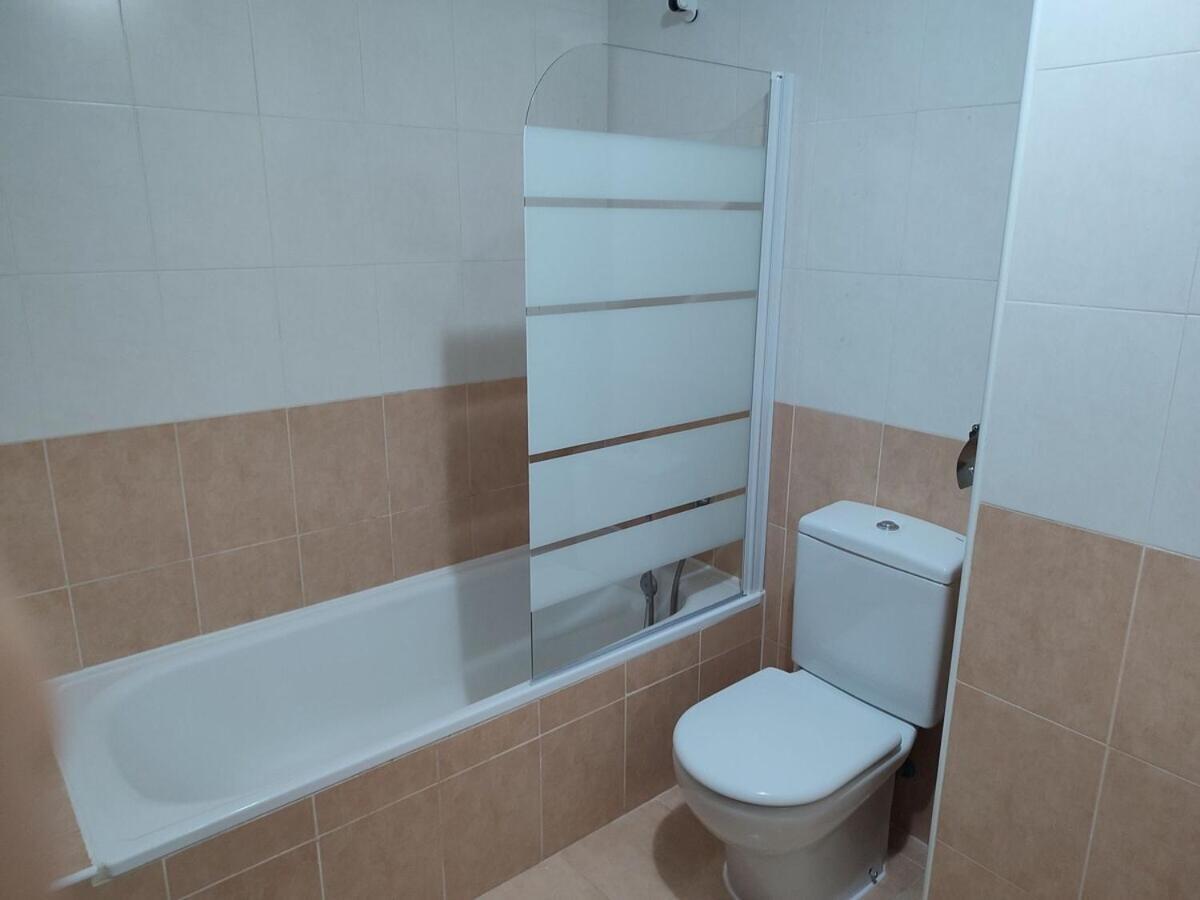 Apartamento Con Piscina 카사레스 외부 사진