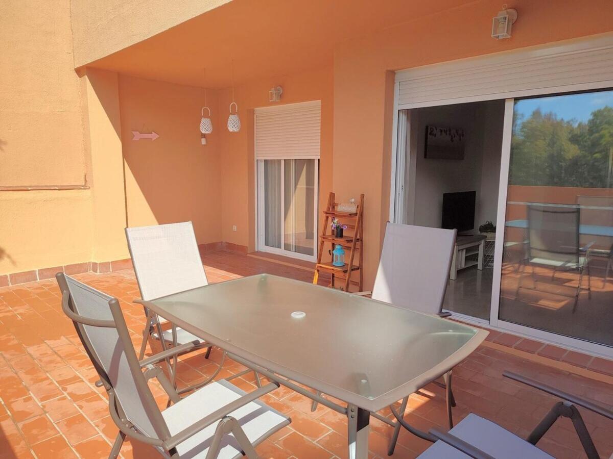 Apartamento Con Piscina 카사레스 외부 사진
