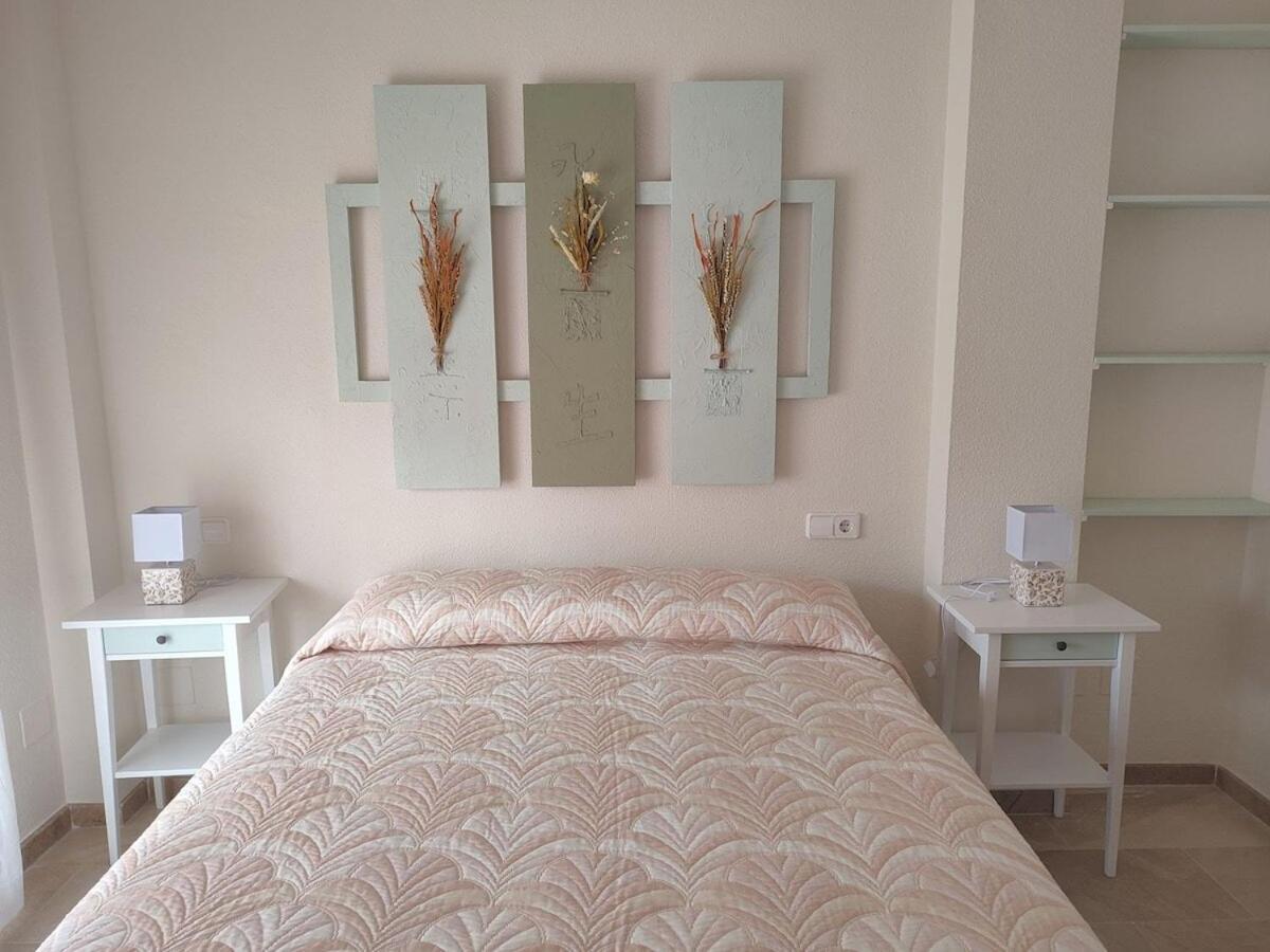 Apartamento Con Piscina 카사레스 외부 사진
