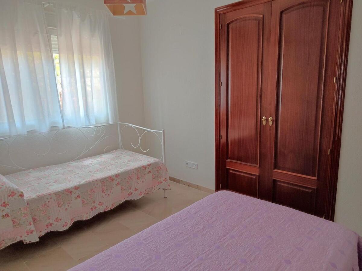 Apartamento Con Piscina 카사레스 외부 사진