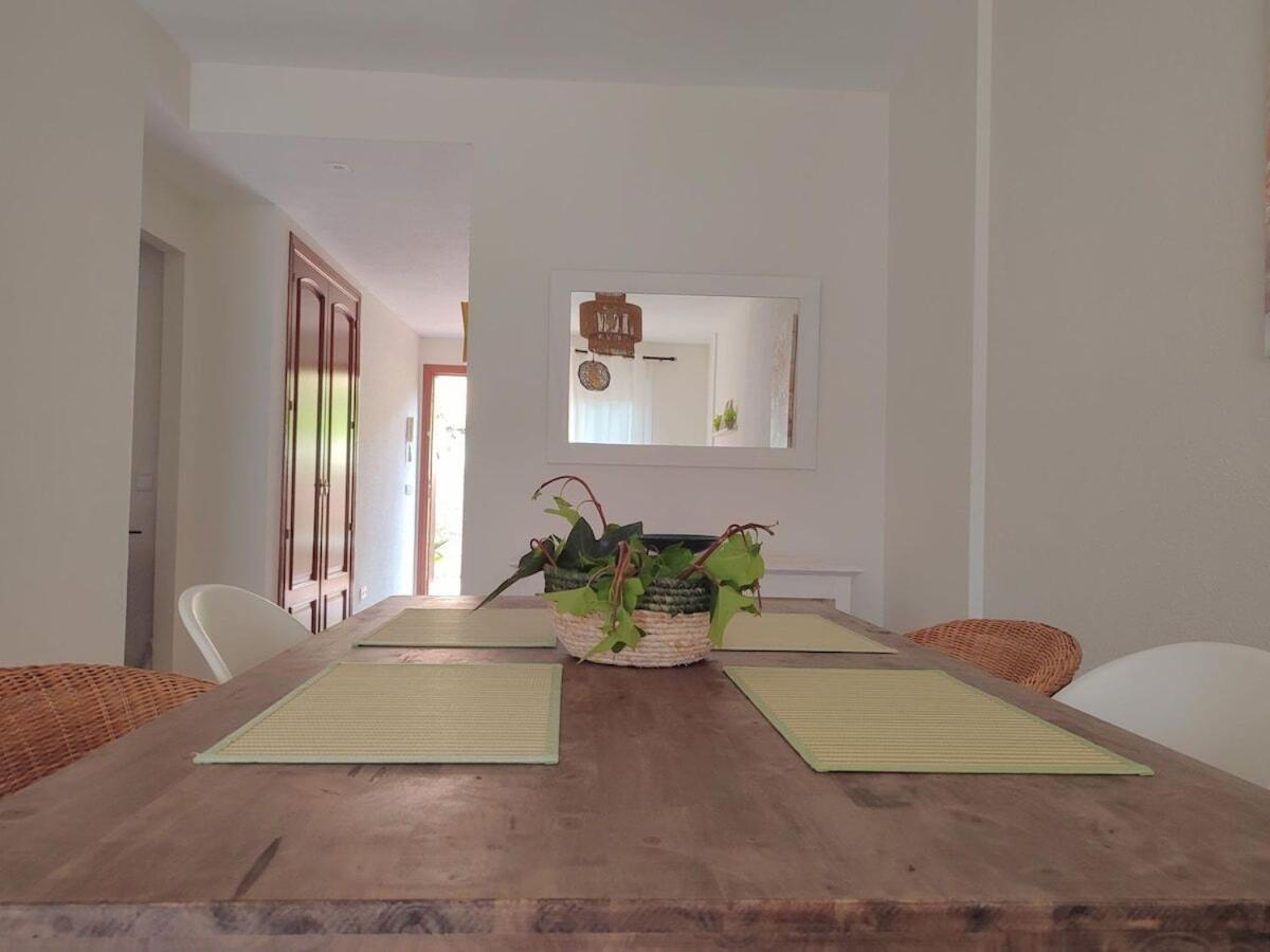 Apartamento Con Piscina 카사레스 외부 사진