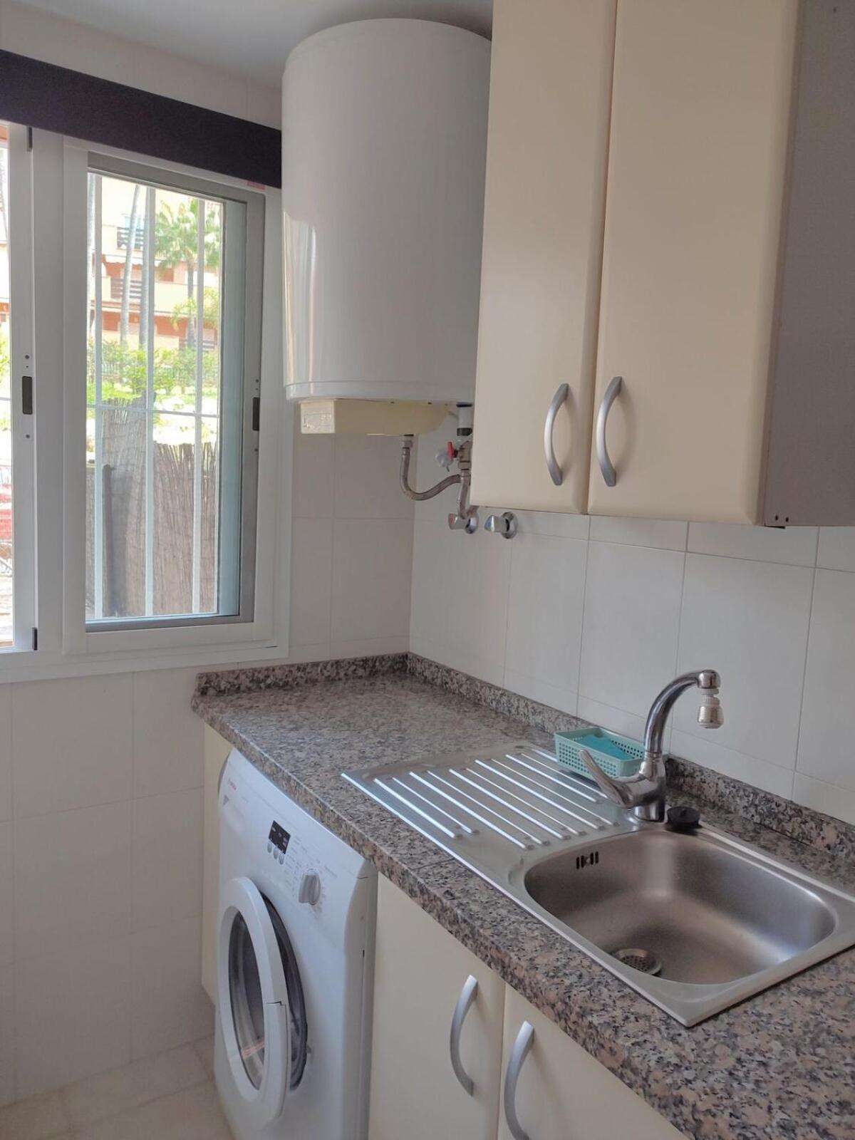 Apartamento Con Piscina 카사레스 외부 사진