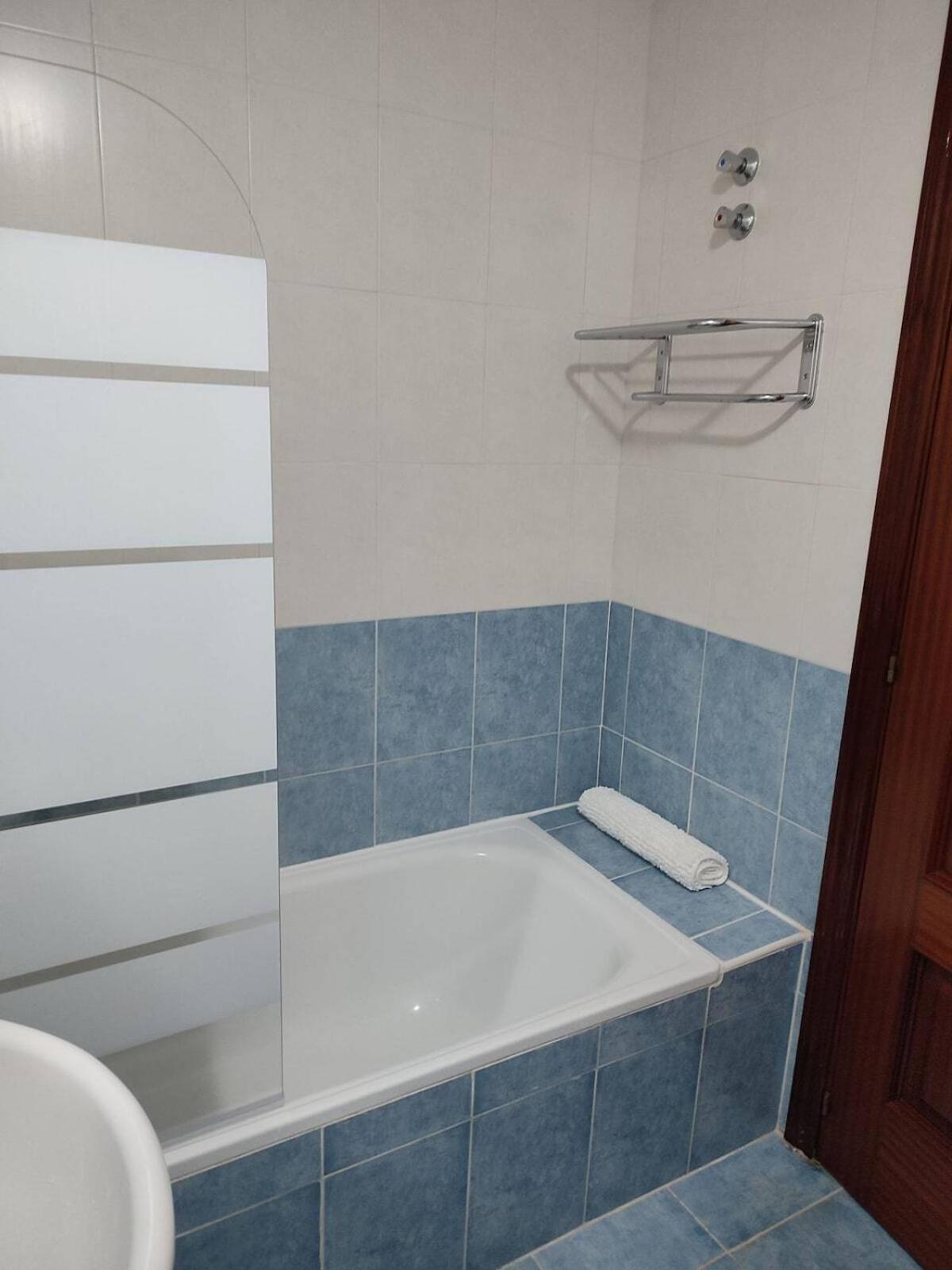 Apartamento Con Piscina 카사레스 외부 사진