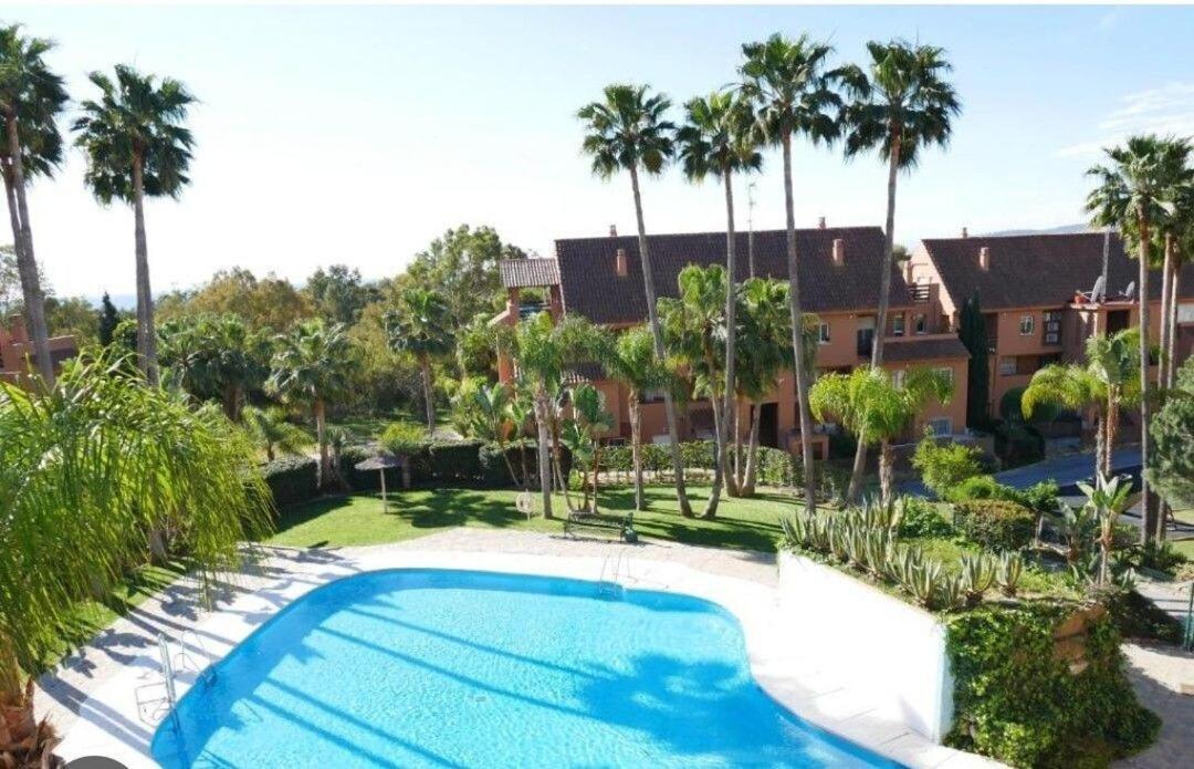 Apartamento Con Piscina 카사레스 외부 사진